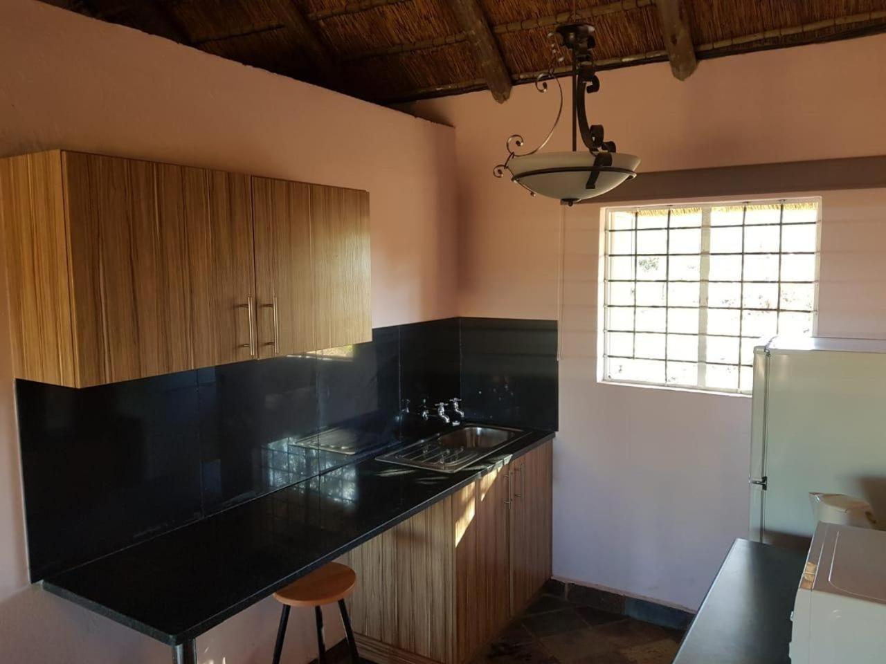 Lagai Roi Guesthouse Boshoek Стая снимка